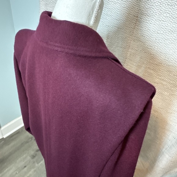 Donnybrook Maroon Long Wool Peacoat Gold Lion Buttons Size 12 Paisley Liner - Picture 8 of 13